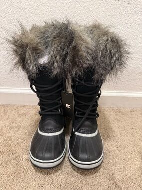 “New” Sorel Black Winter Fur-Trim Snow Boots size7